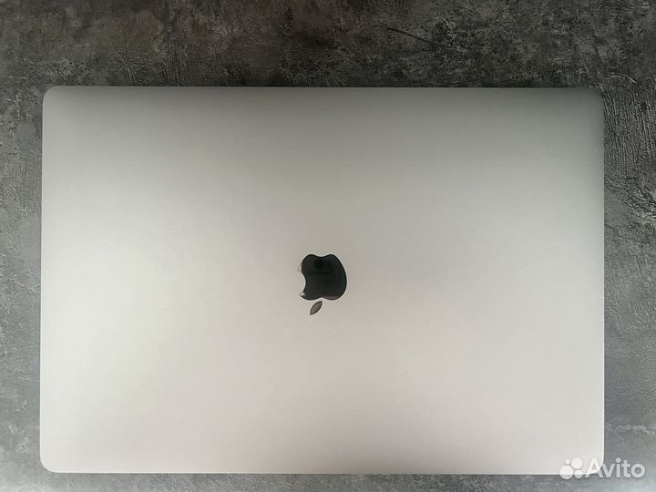 Apple MacBook Pro 16 2019 i9 32gb/1Тб 5500 8Gb