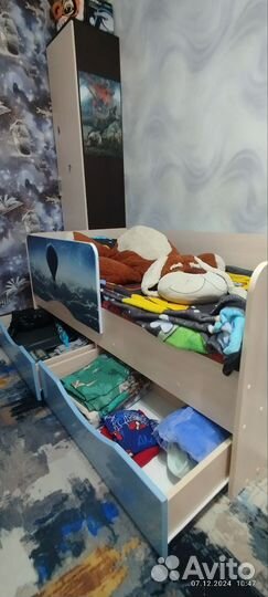 Детская кровать с бортиком и матрасом