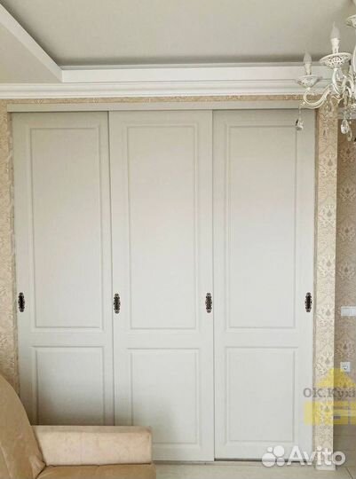 Шкаф с зеркалом