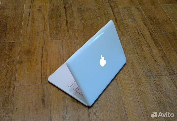 Macbook 2010