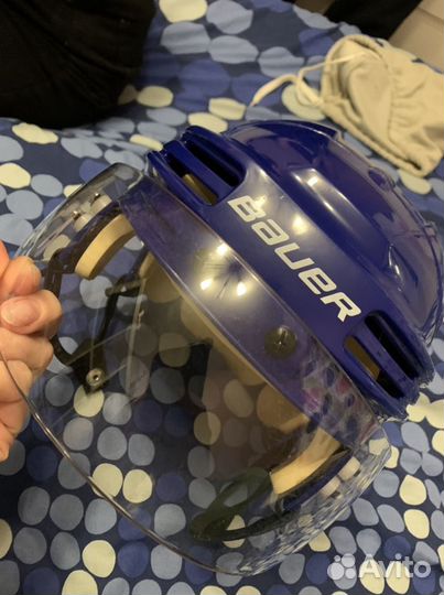 Хоккейный шлем