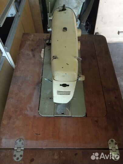 Швейная машинка 