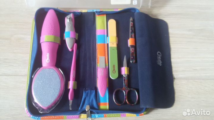 Набор для маникюра и педикюра Credo совершенно нов