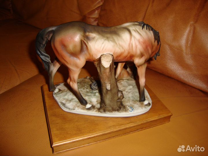 Статуэтка Capodimonte Армани G. Armani № 10