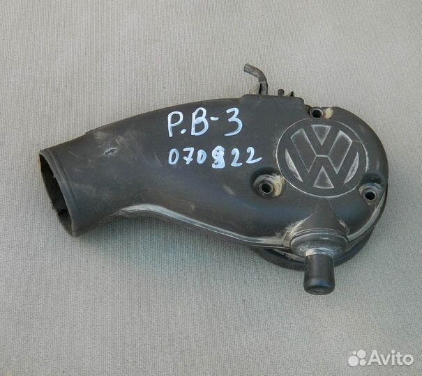 Воздуховод VW Passat B3 1.8