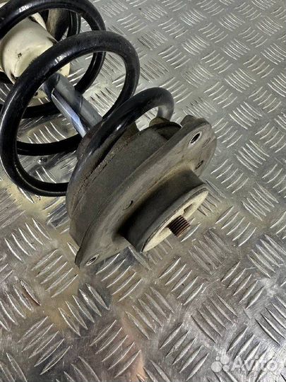 Амортизатор передний левый VW Tiguan 1 Audi Q3 2,0