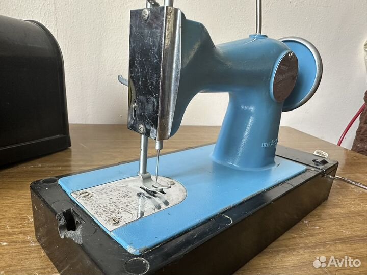 Детская швейная машинка СССР