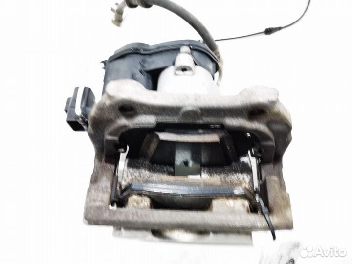 Суппорт тормозной задний правый Land Rover