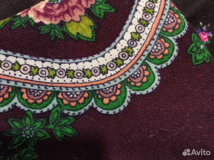 Платок шерстяной, ткань шерстяная с принтом