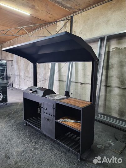 Мангал с крышей
