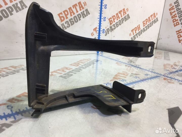 Мерседес Вито Накладка фонаря правая