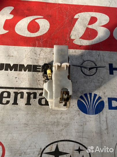 Замок двери задний левый Renault Symbol 2 K4J712