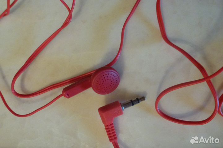 Наушники новые - красные и изумрудные,белые