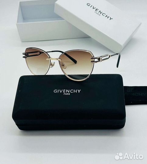 Женские солнцезащитные очки Givenchy