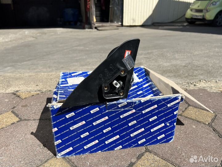 Боковое зеркало на hyundai accent правое