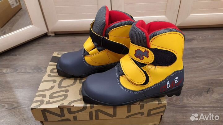 Лыжные ботинки