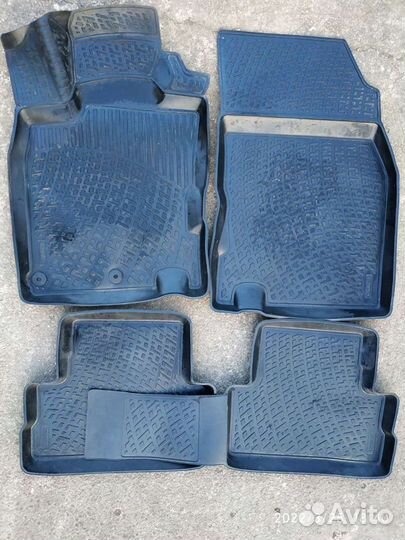 Комплект ковриков б/у для Кашкай j11