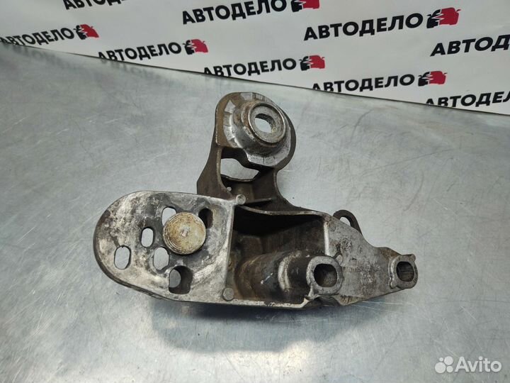 Кронштейн опоры двигателя Audi A6 (C5) TDI 2001 г