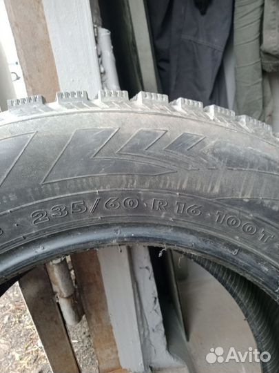 Nokian Tyres Hakkapeliitta 4 235/60 R16