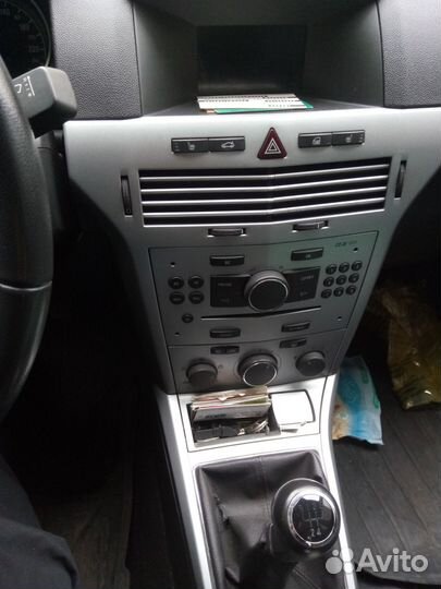 Opel Astra 1.6 МТ, 2011, 189 000 км