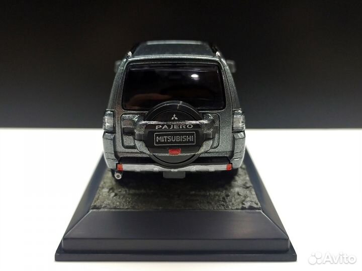 1:43 Mitsubishi Pajero Gray