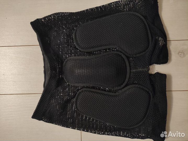 Защитные шорты для сноуборда