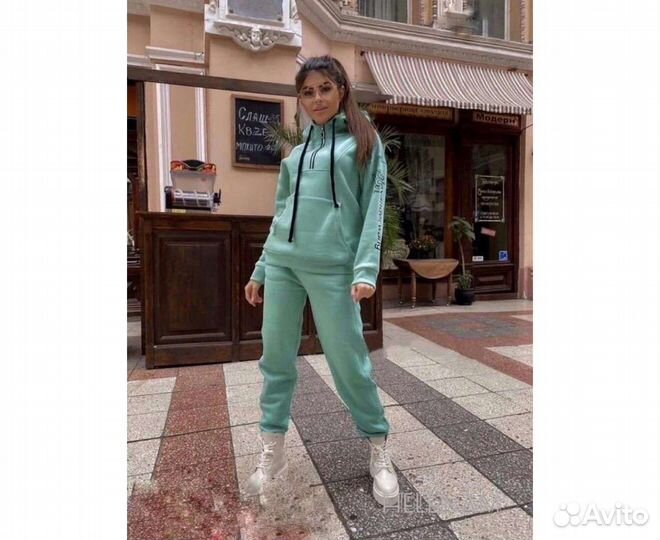 Костюм спортивный