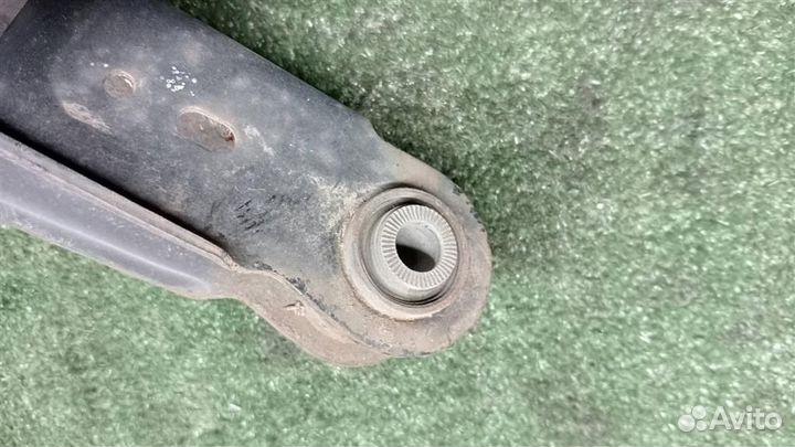 Рычаг задний нижний левый toyota auris ZRE150