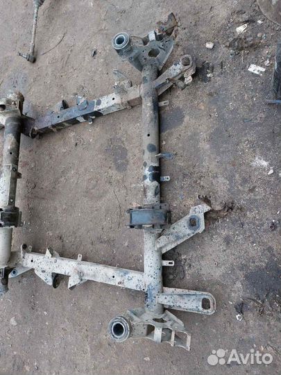 Передний подрамник Мерседес Vito W638 2.3 дизель