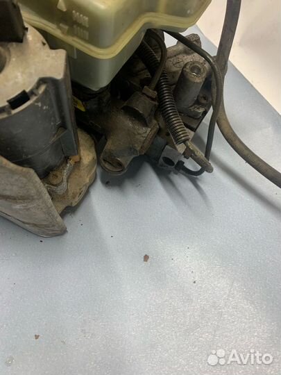 Вакуумный усилитель тормозов Volkswagen Passat B4