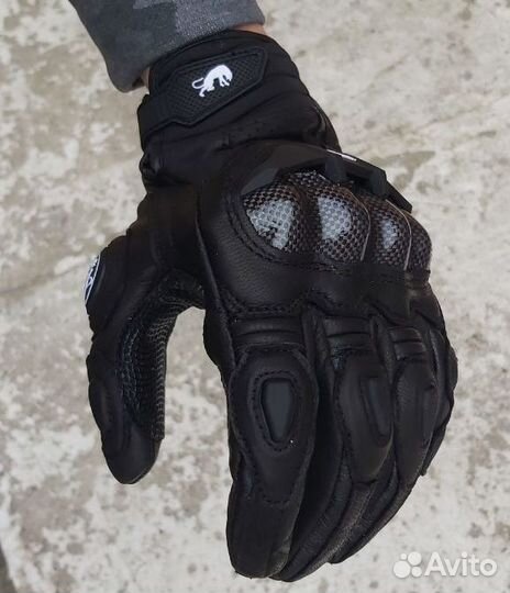 Мотоциклетные перчатки из кожи