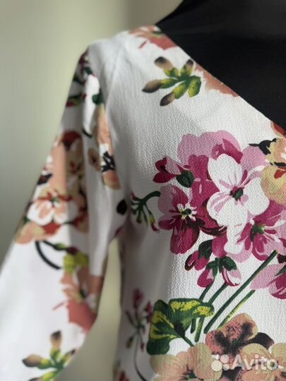 Блузка с красивой спинкой 46-48 размер(см.замеры)