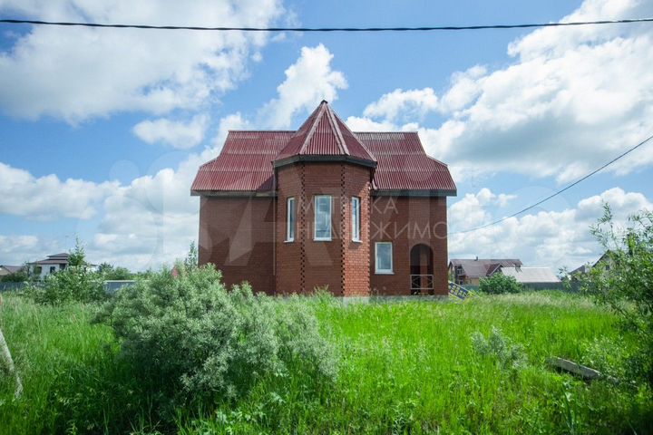 Дом 153 м² на участке 9,7 сот.