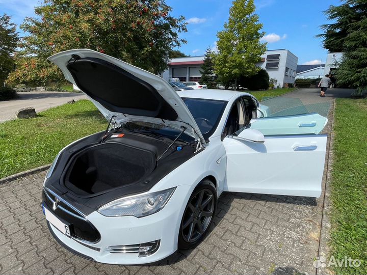 Запчасти б/у Tesla Model S