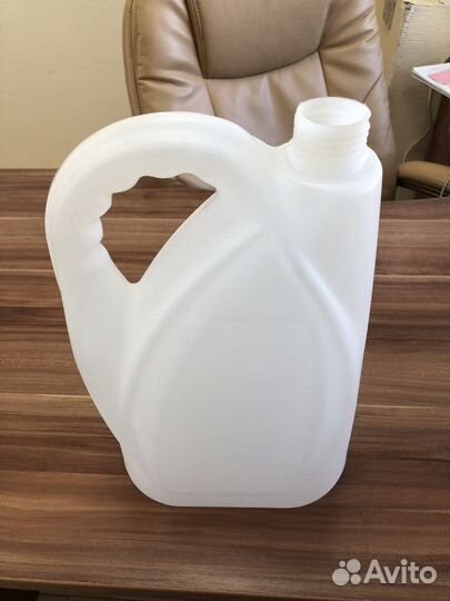 Пластиковая канистра 5л