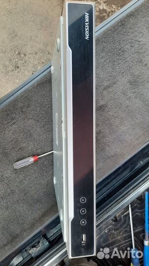 Видеорегистратор Hikvision DS-7608NI-K2/8P