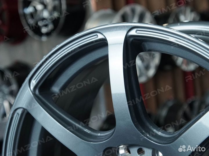 Литые диски Work R17 на Mitsubishi. Арт831