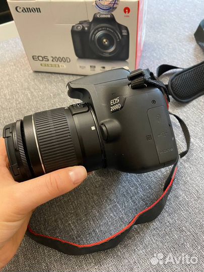 Canon EOS D2000