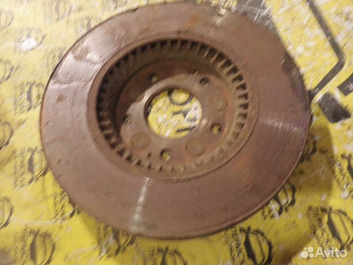 Кулак передний левый SsangYong Tivoli