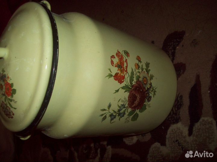 Миски разные эмаль Кастрюля 8 л,чайник,кружки