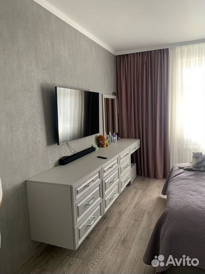 Тумба под телевизор подвесная