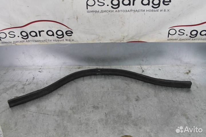 Уплотнитель капота Audi A6(C7)