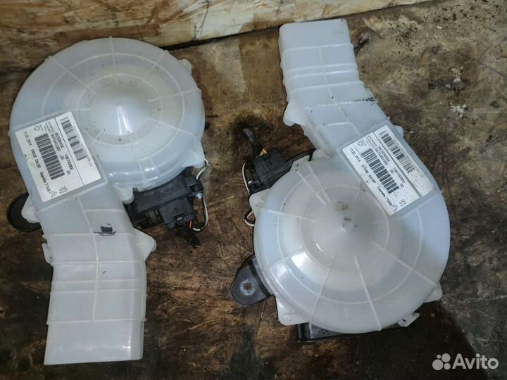 Моторчик отопителя Citroen C4 grand Picasso 2 B78