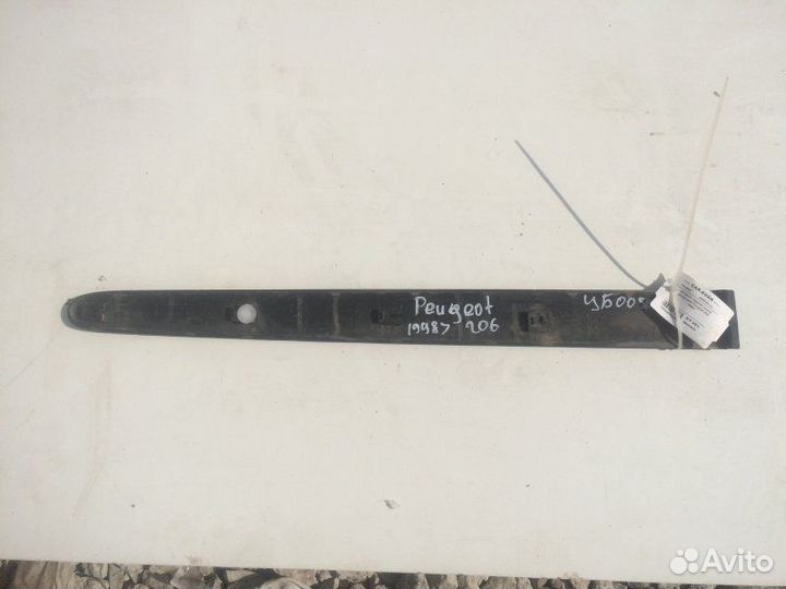 Молдинг задний левый Peugeot 206 1998 - 2012