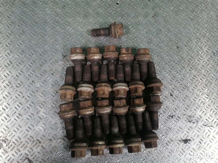 Болты колесные Mercedes Sprinter 906 VW Crafter