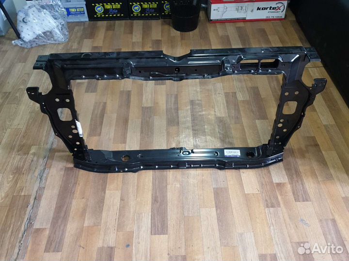 Телевизор (супорт радиатора) hyundai solaris 2017