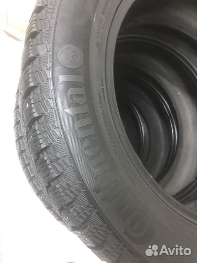 Continental Conti4x4IceContact 215/60 R17 96T