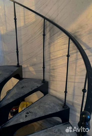 Лестничные перила кованные с монтажем