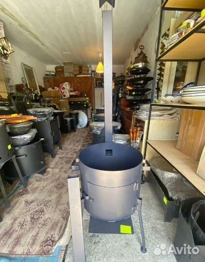 Очаг для казана с трубой и дверцей