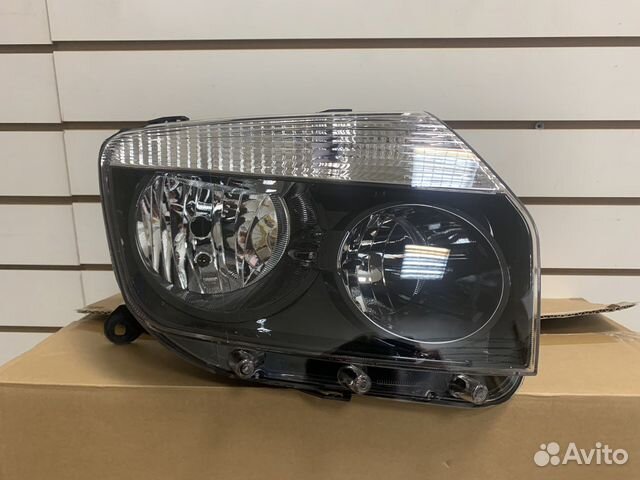 Фара правая Renault Duster 2012-2015 черная